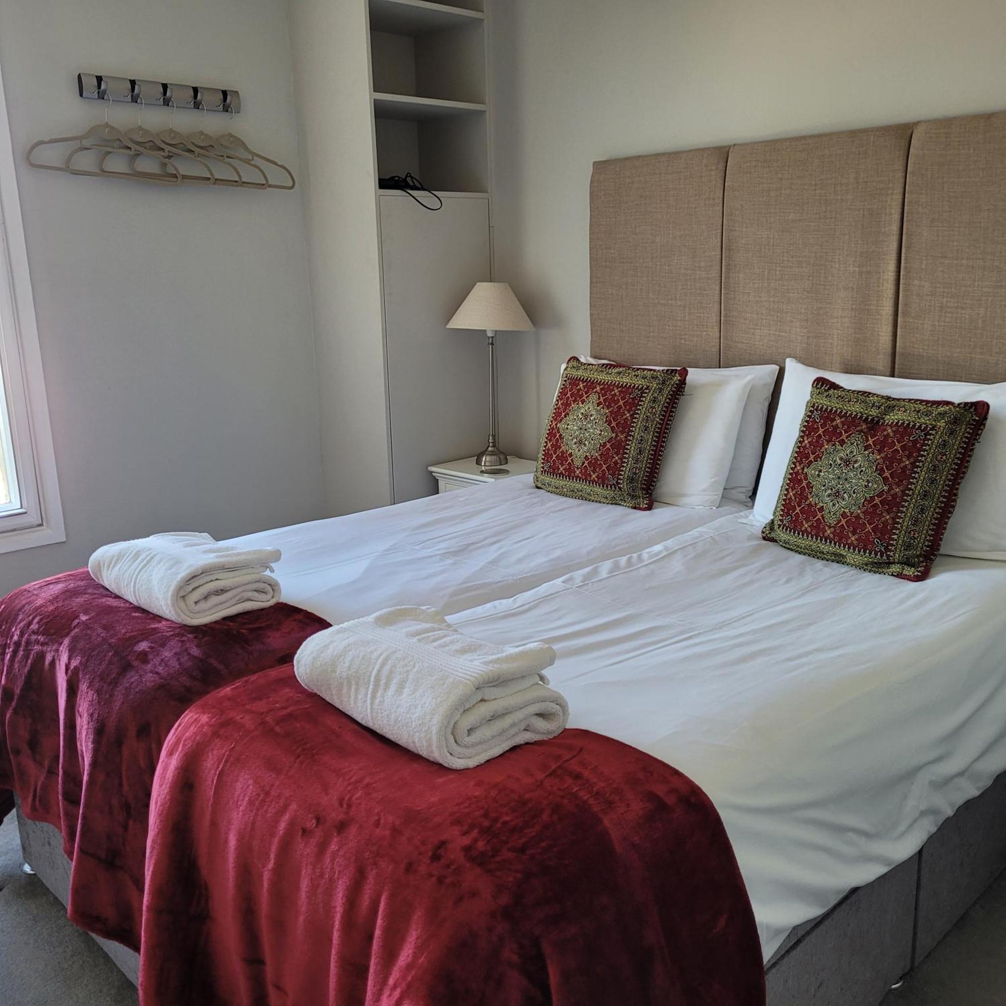 Park View Two-Bedroom Apartment バース エクステリア 写真